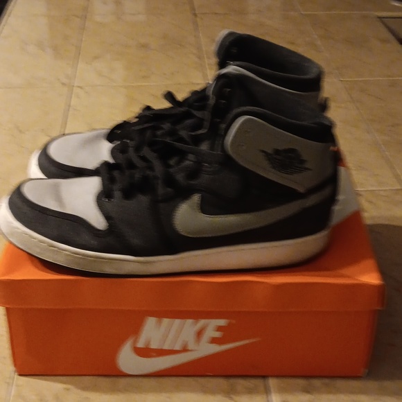 Shoes main image 4